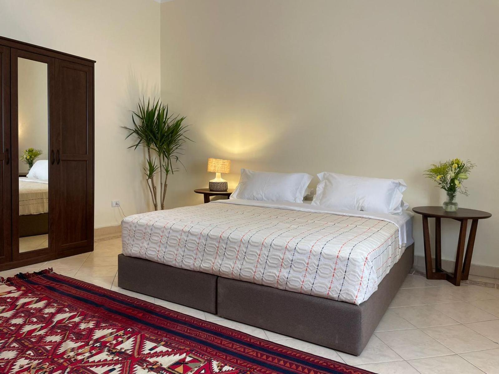 Luxury On The Nile - Zamalek Apartments 카이로 외부 사진